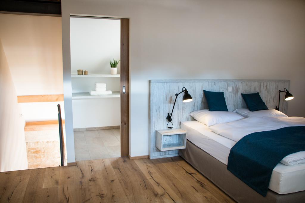 Baumgartners Dreiseithof - Historisch, Modern, Zentral Apartment Бад Кроцинген Екстериор снимка